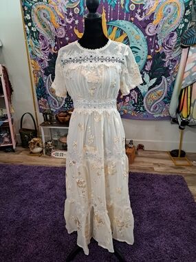 Ivory Garden Enchantment Embroidered Lace Maxi Dress • NWT • Size Small
